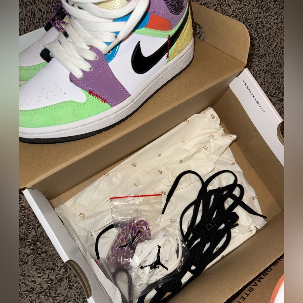 Nike Air Jordan Mid Lightbulb View 5